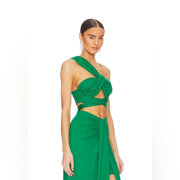 Gorgeous green crop top and long skirt set. - Picture 5 of 7